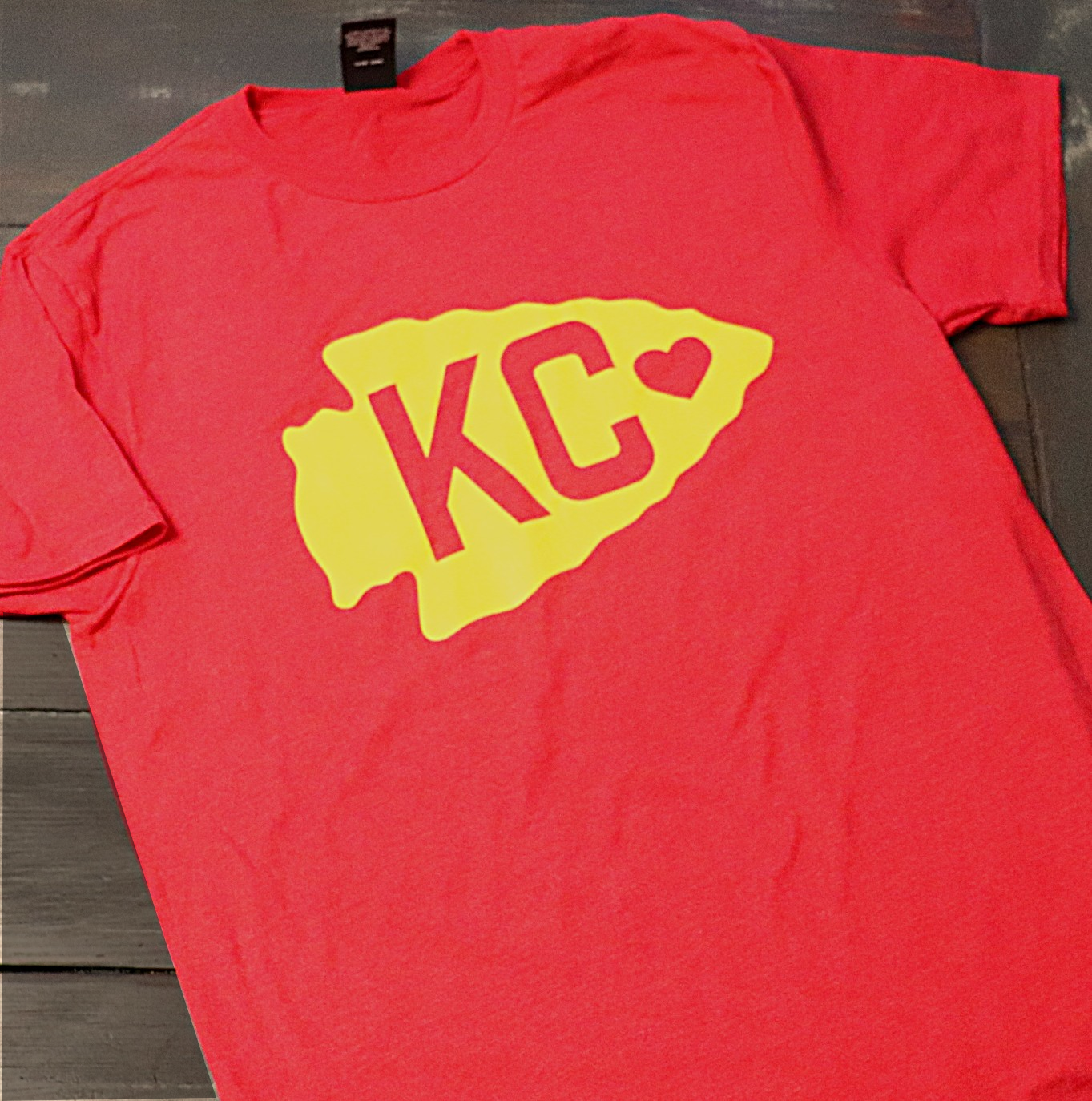 KC Arrowhead with Heart Short Sleeve